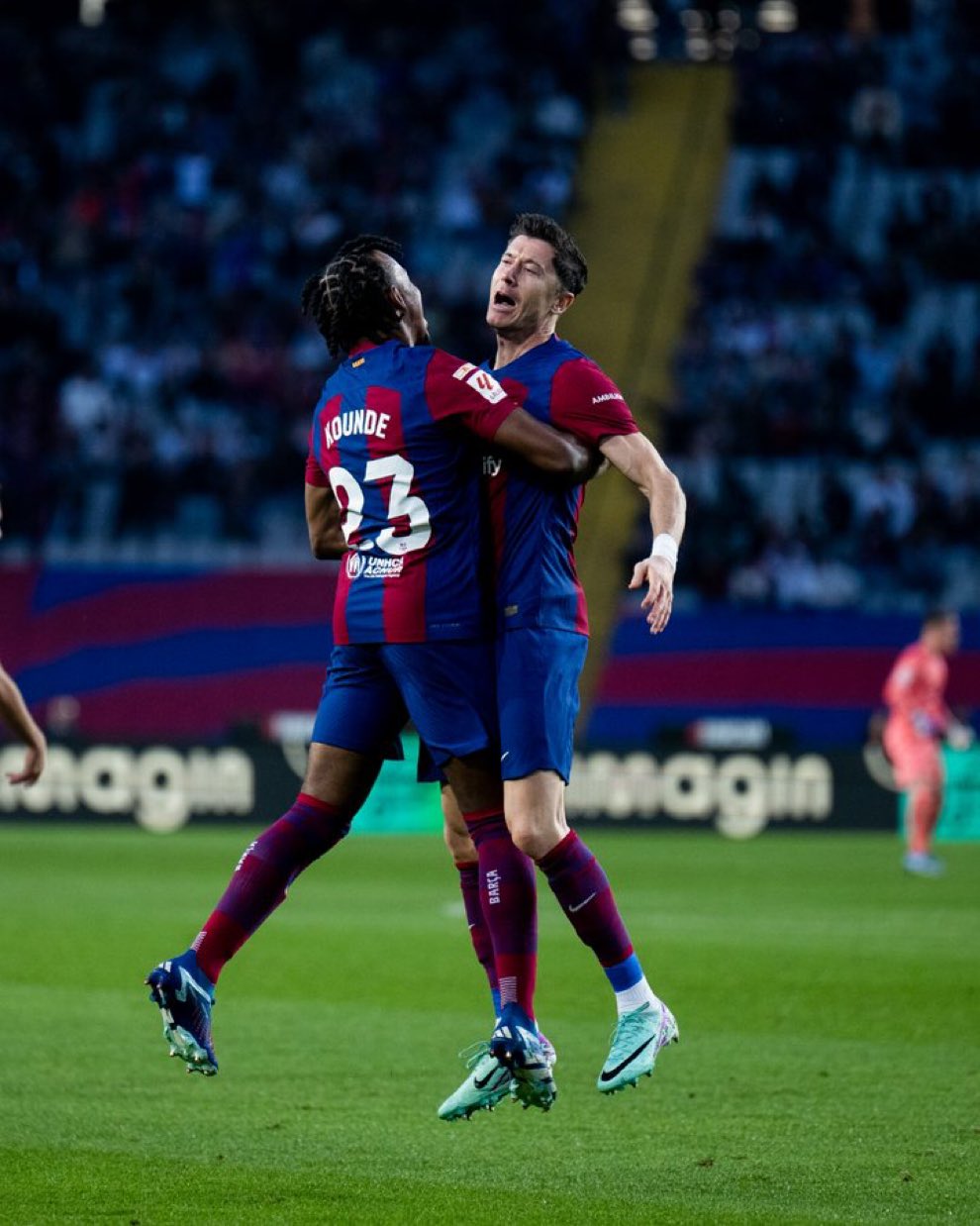 صورة سياسة برشلونة في التعاقدات المقبلة 