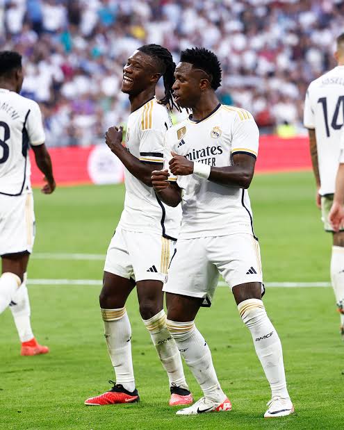 صورة عاجل.. إصابة نجم ريال مدريد قبل لحظات من انطلاق مباراة قادش 
