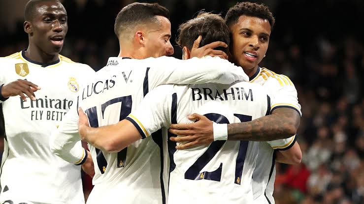 صورة بعد فالفيردي.. ريال مدريد يحدد موعد تجديد عقد نجم جديد 