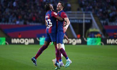 تشافي ينتقد برشلونة بعد الفوز بصعوبة أمام ألافيس في الدوري الإسباني 