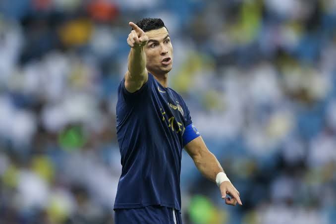 صورة كريستيانو رونالدو يتلقى إهانة في الدوري السعودي بسبب ميسي.. وموقف مثير من البرتغالي – فيديو