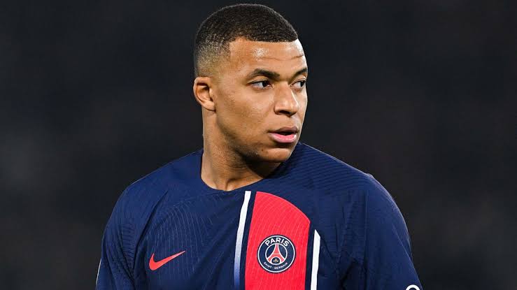 صورة باريس سان جيرمان يهدد ريال مدريد بسبب مبابي 