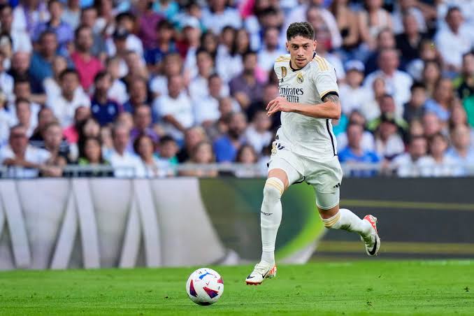 صورة ‏أول تعليق من فالفيردي عقب تمديد عقده مع ريال مدريد 