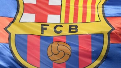 صورة أفضل حل لمشكلة برشلونة حاليا 