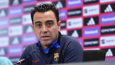 صورة مدرب برشلونة يكشف موقف جواو كانسيلو من مباراة ريال بيتيس