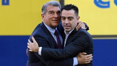 صورة لابورتا يتحدى الجميع في برشلونة من أجل تشافي 