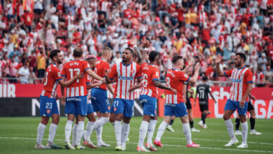 صورة لاعب جيرونا قريب من برشلونة 