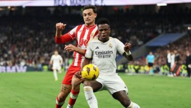 صورة خبير تحكيمي يفتح النار على فوز ريال مدريد أمام ألميريا 
