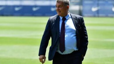 صورة رئيس برشلونة يتلقى إهانة لاذعة عقب الهزيمة أمام ريال مدريد 