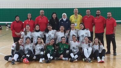 صورة مجلس سبورتنج يستقبل طائرة السيدات بباقات الورود بعد الفوز بكأس دورة الألعاب العربية لأول مرة 