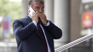 صورة ‏بيع نصف فريق برشلونة.. ماذا سيفعل لابورتا في حال ضم كيليان مبابي؟ 