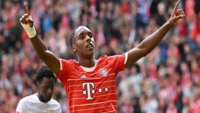صورة رسميًا- بايرن ميونخ يمدد عقده مهاجمه الفرنسي 