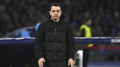 صورة تشافي يفاجئ جمهور برشلونة 
