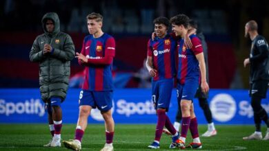 صورة مدافع برشلونة ينتظر قرار تشافي 