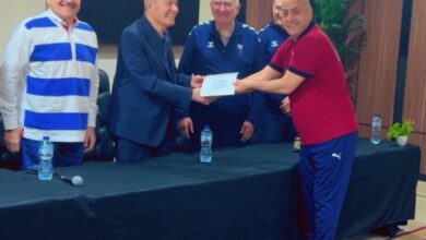 صورة في حضور رئيس الاتحاد الدولي لليد.. طارق محروس يحصل على الرخصة التدريبية الدولية (A)