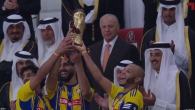 صورة بدعوة من أمير قطر.. أبوريدة يحضر نهائي كأس الأمير ويتابع تتويج الغرافة