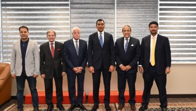 صورة وزير الشباب والرياضة يشهد توقيع عقد استضافة مصر لبطولة كأس العالم للدارتس 2027